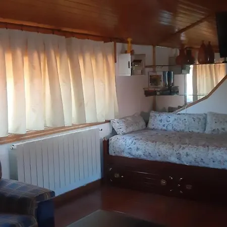 Atico En Ciudad アパート ポンテベドラ